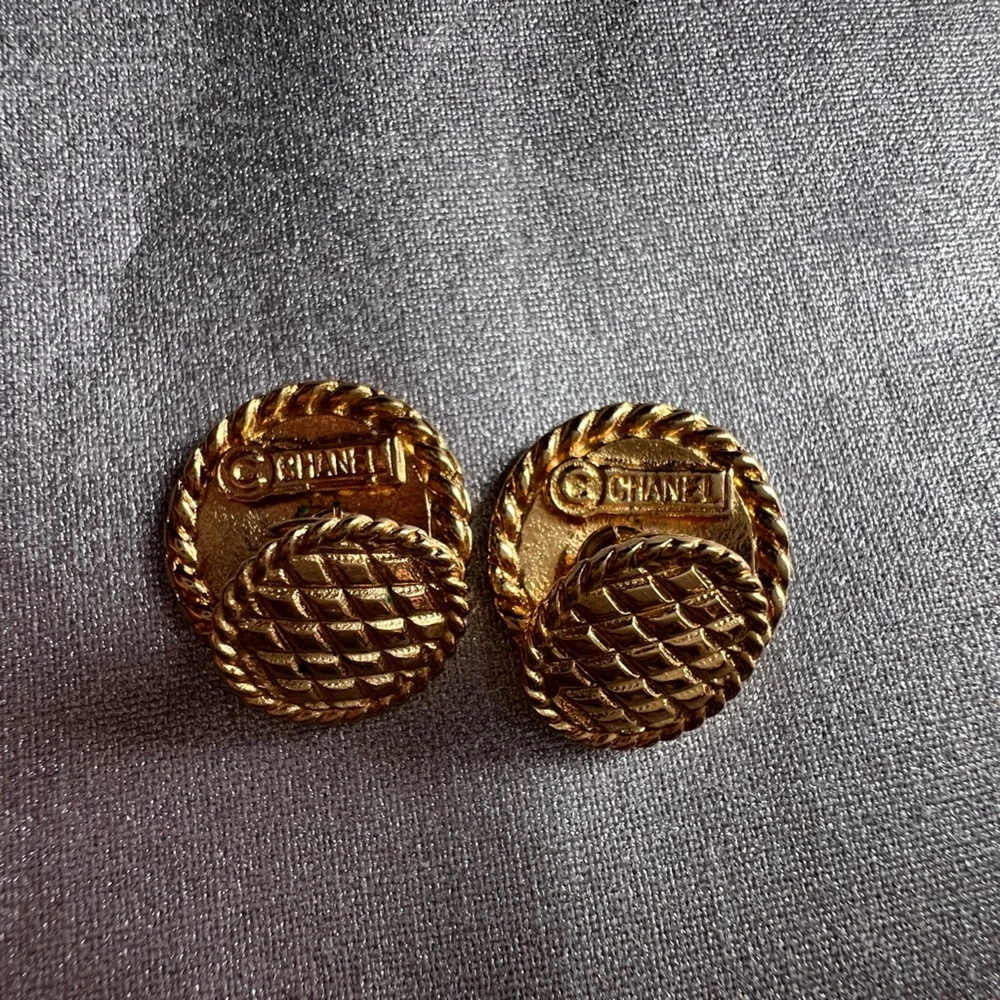 Chanel Gold Round Vintage Cufflinks